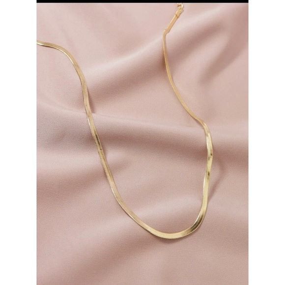 MAKE ME AND OFFER Simple Dainty Metal Gold Necklace - Picture 2 of 4